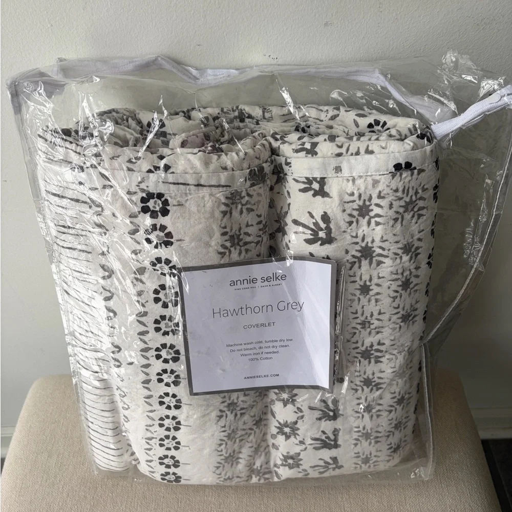 Annie Selke Hawthorn Gray Coverlet King